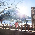 Gaestehaus Fritz Pensión Mittelberg