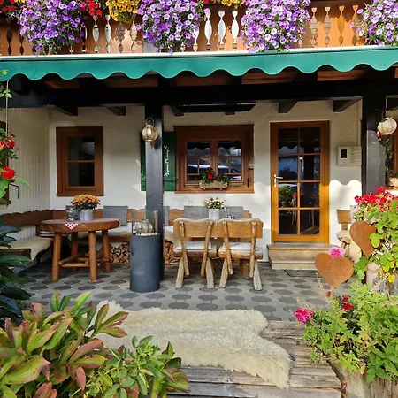 Gastehaus Fritz Guest house Mittelberg