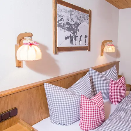 Gastehaus Fritz 3* Mittelberg