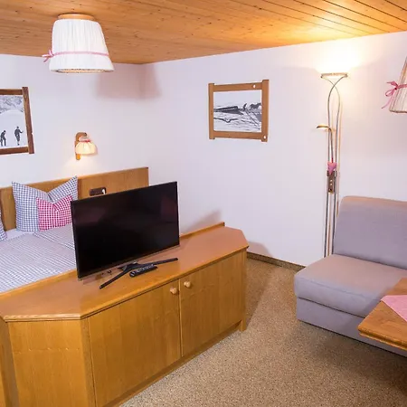Gastehaus Fritz Guest house Mittelberg